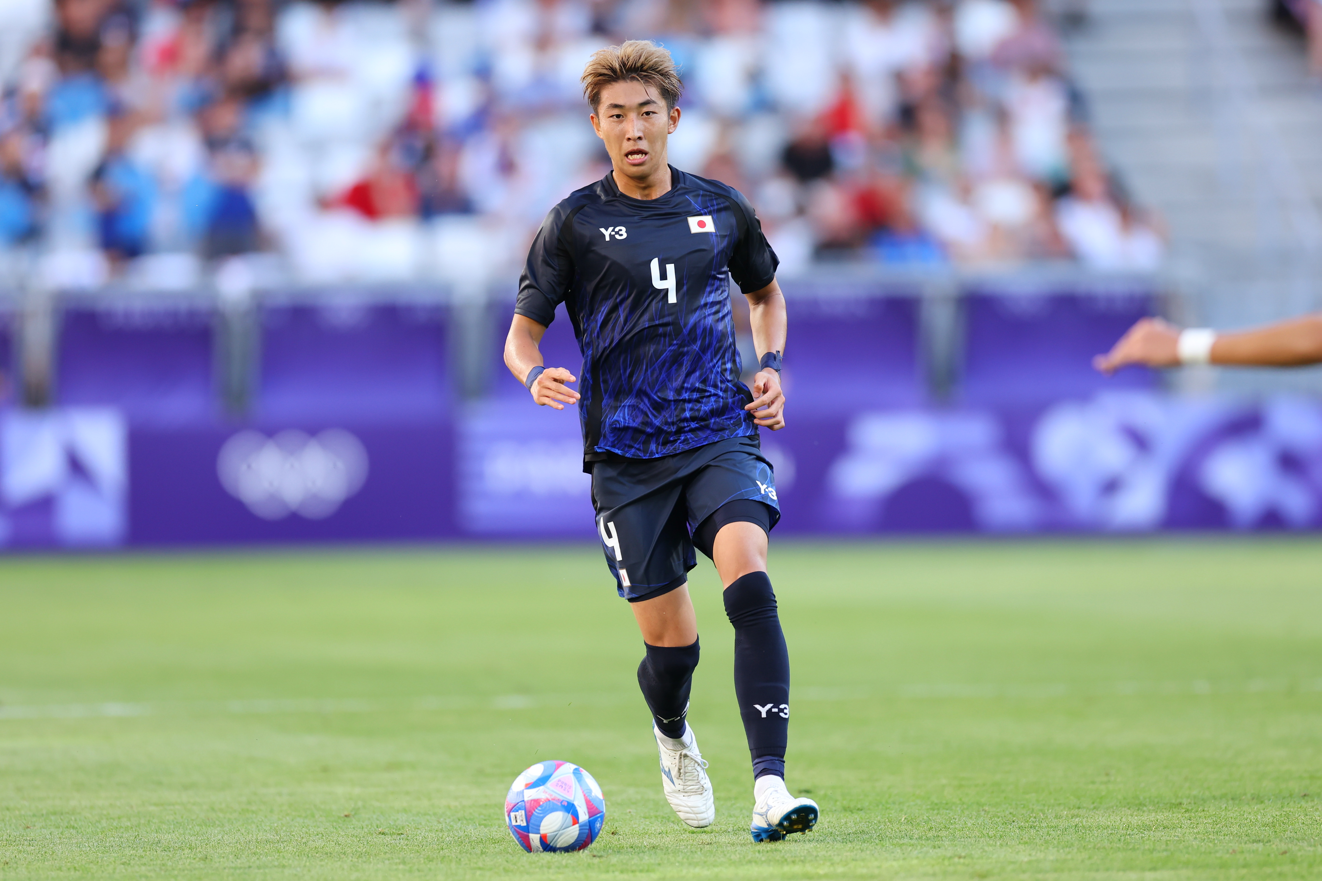  记者：22岁日本右后卫关根大辉今天与兰斯签约