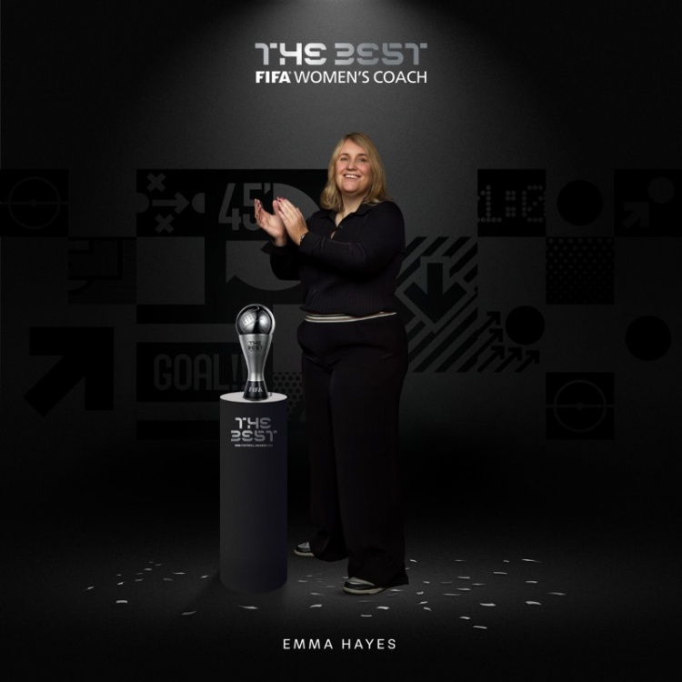  奥运夺金！官方：美国队教练海耶斯当选2024FIFA女足最佳主帅