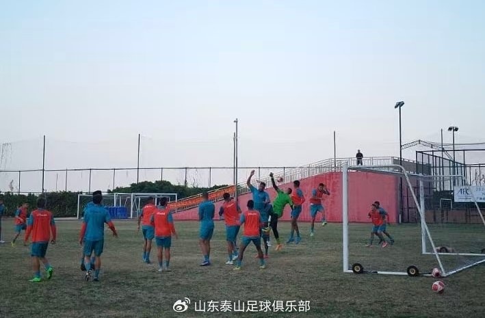  巴西体育一线队抵达广州开始集训