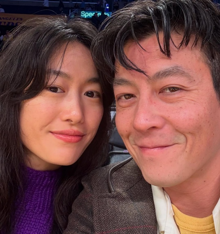  铁杆詹蜜上线陈冠希携妻子前排观看湖人VS独行侠比赛