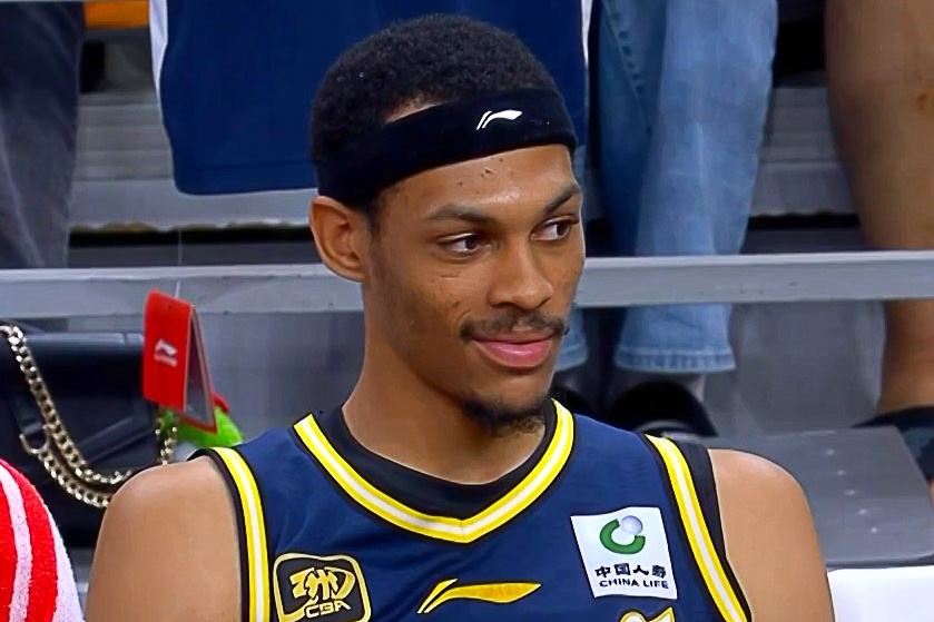  去了一趟NBA G联盟又回来了！官方：广东和旧将贝兹利完成签约