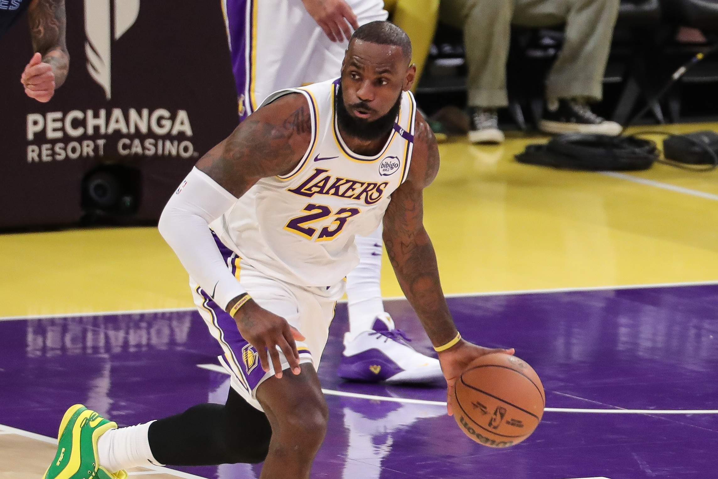  双料第一！詹姆斯季后赛已经打了11858分钟 NBA历史断档第一