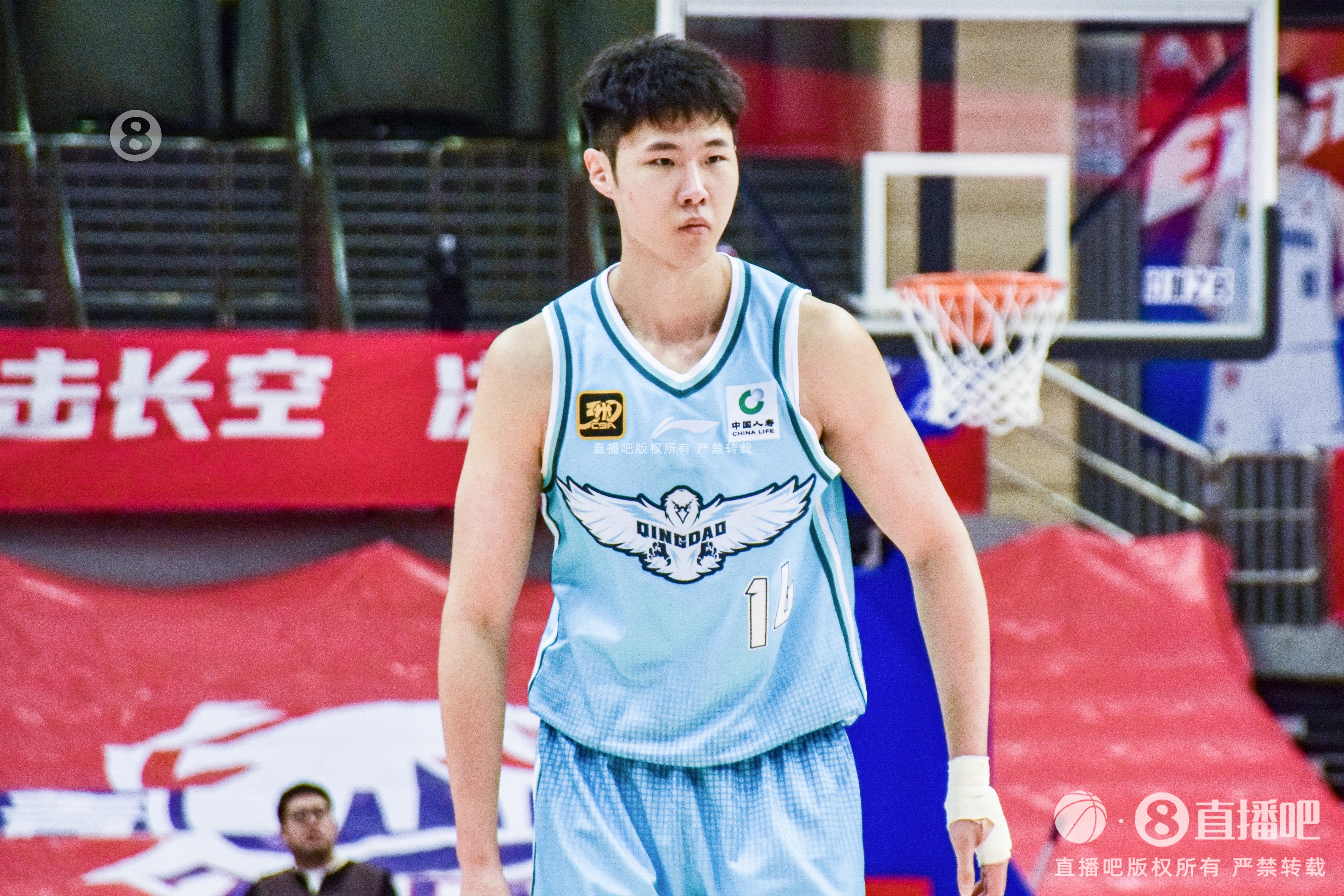  替补高效！赵嘉义半场6中5拿到14分6板1助2断