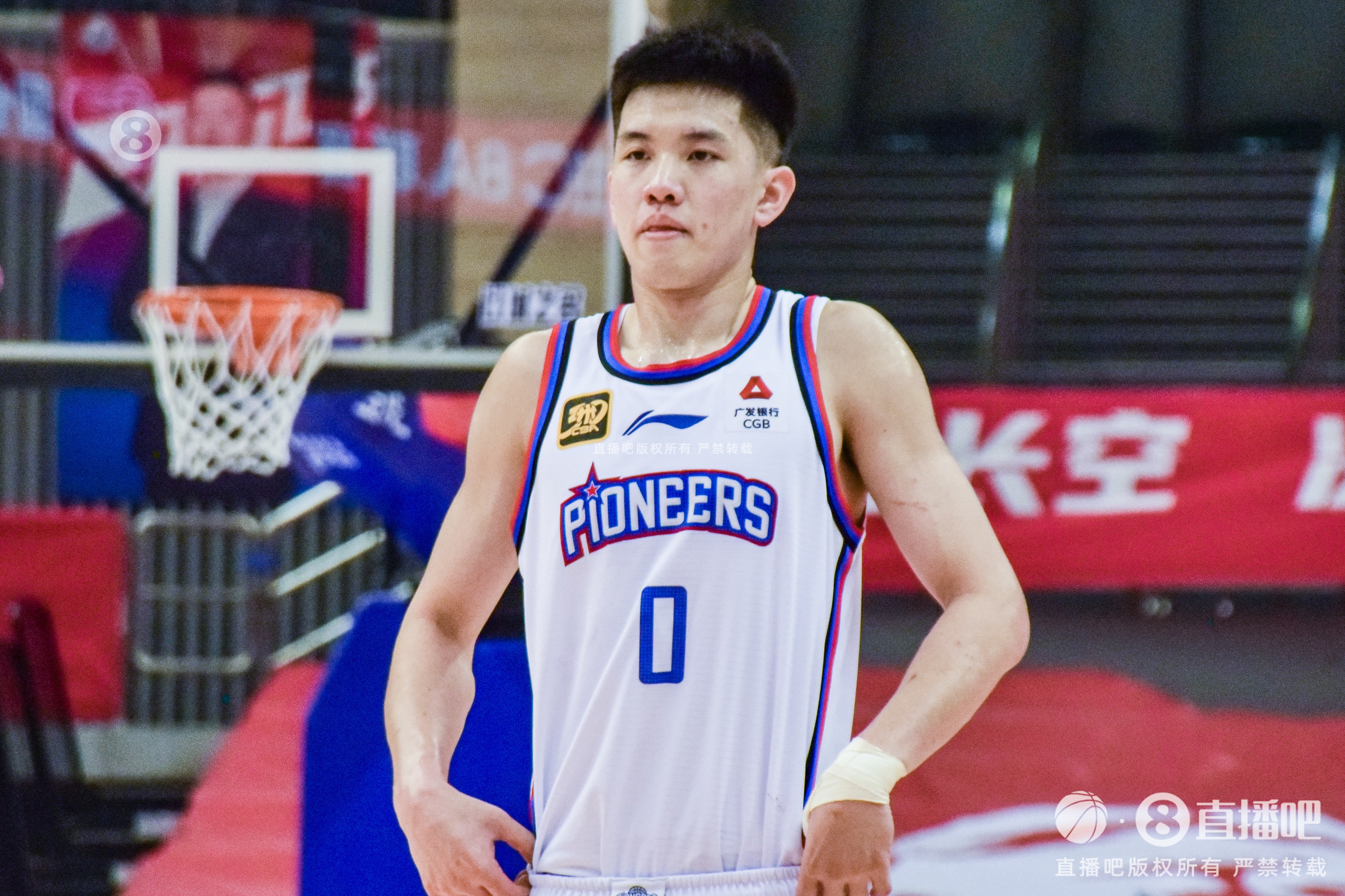  高效输出！林庭谦半场5中4拿到9分2板3助2断 罚球2中0有待提高